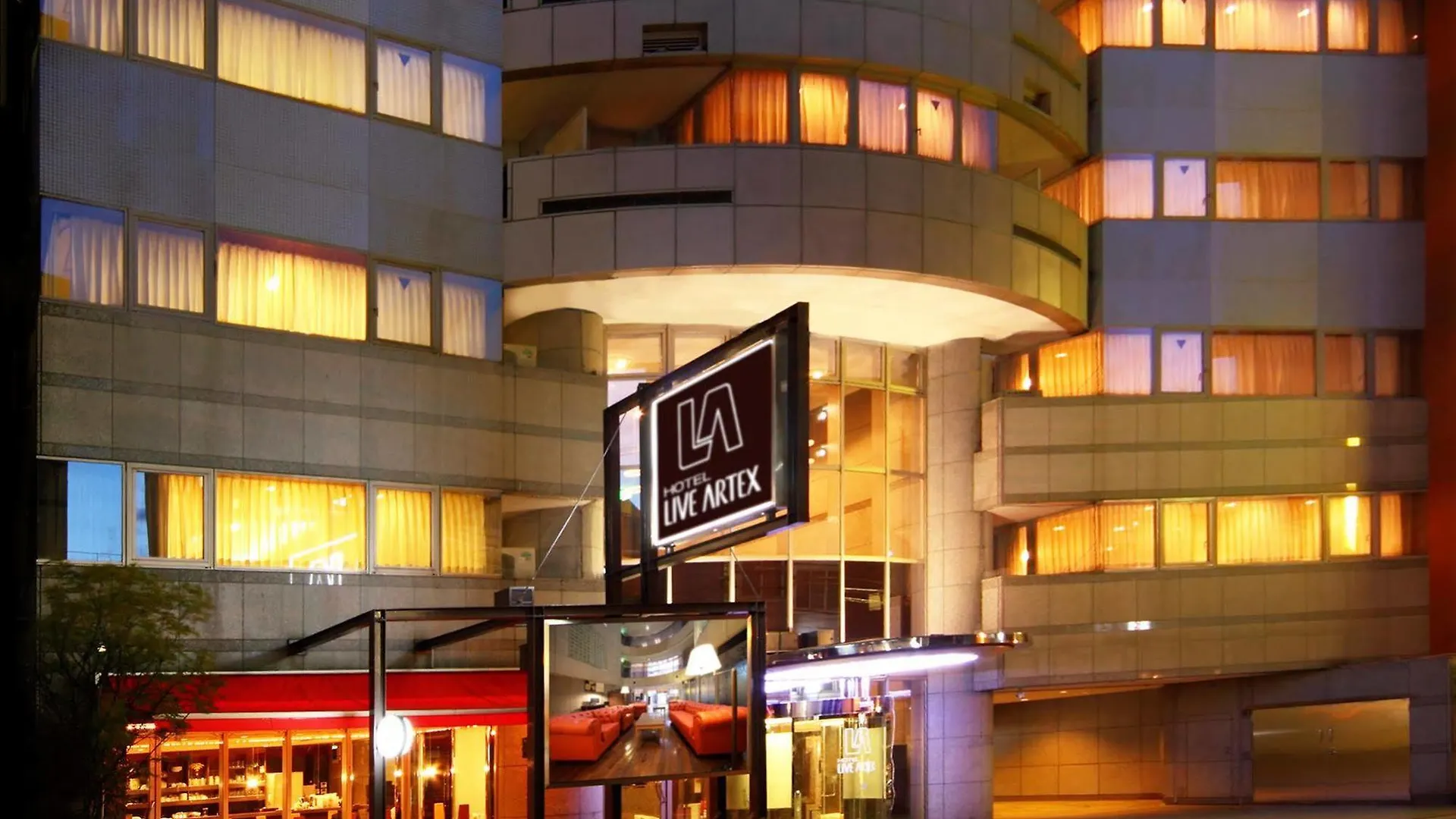 Osaka Hotel Live Artex